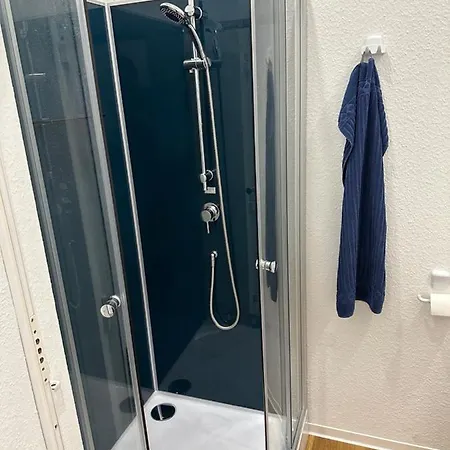 Uebernachtungsmoeglichkeit Und Monteurzimmer *